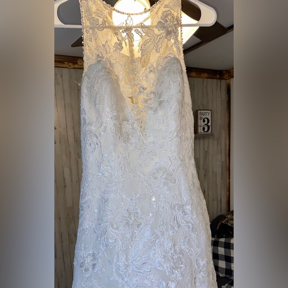 Allure Romance Wedding Dress - Picture 2 of 6